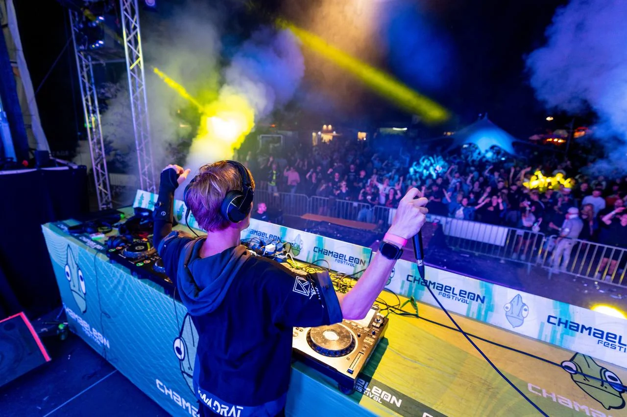 DJ Kwadrat beim Chamaeleon Festival — Foto 3