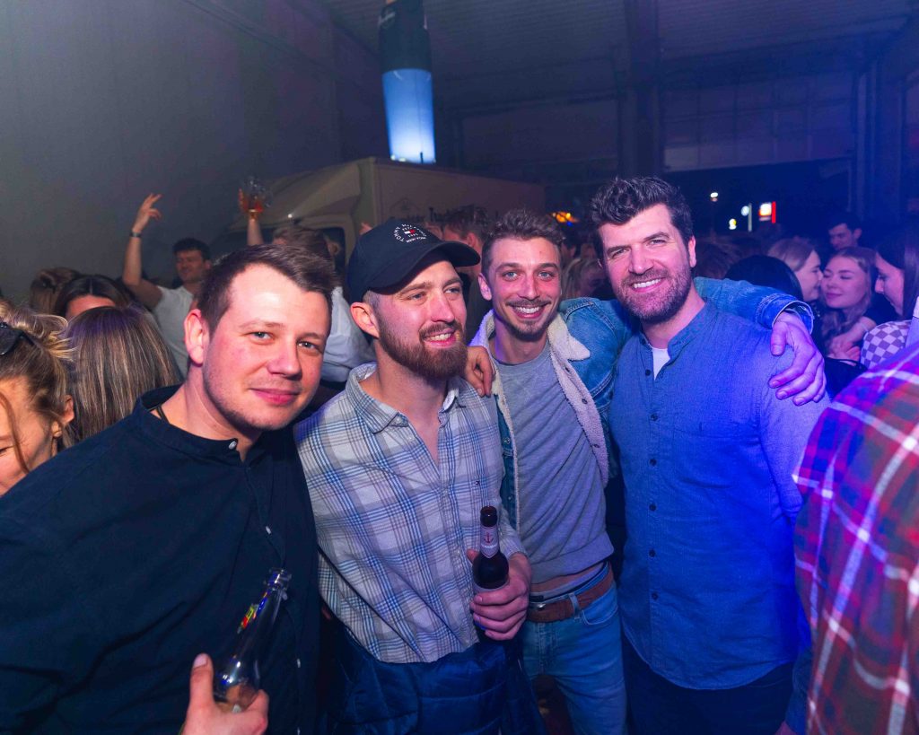 Café Kölsch – Beständig Party Gochsheim — Foto 4